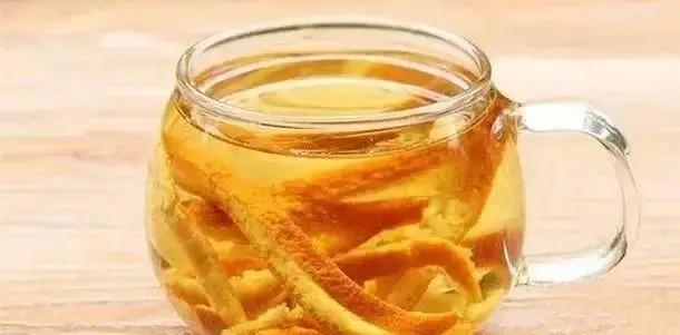 枸杞加陈皮泡水喝的功效_陈皮枸杞泡水喝的功效_枸杞喝陈皮泡水功效与禁忌