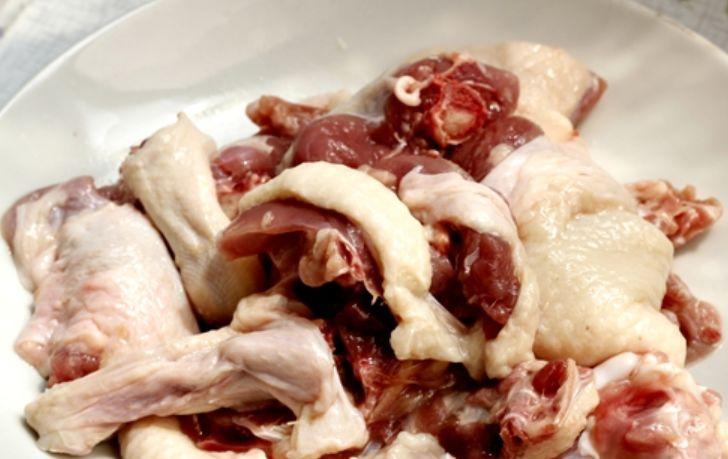 鸭肉搭配陈皮等食材煲汤，营养丰富滋补佳品，助消化还化痰止咳