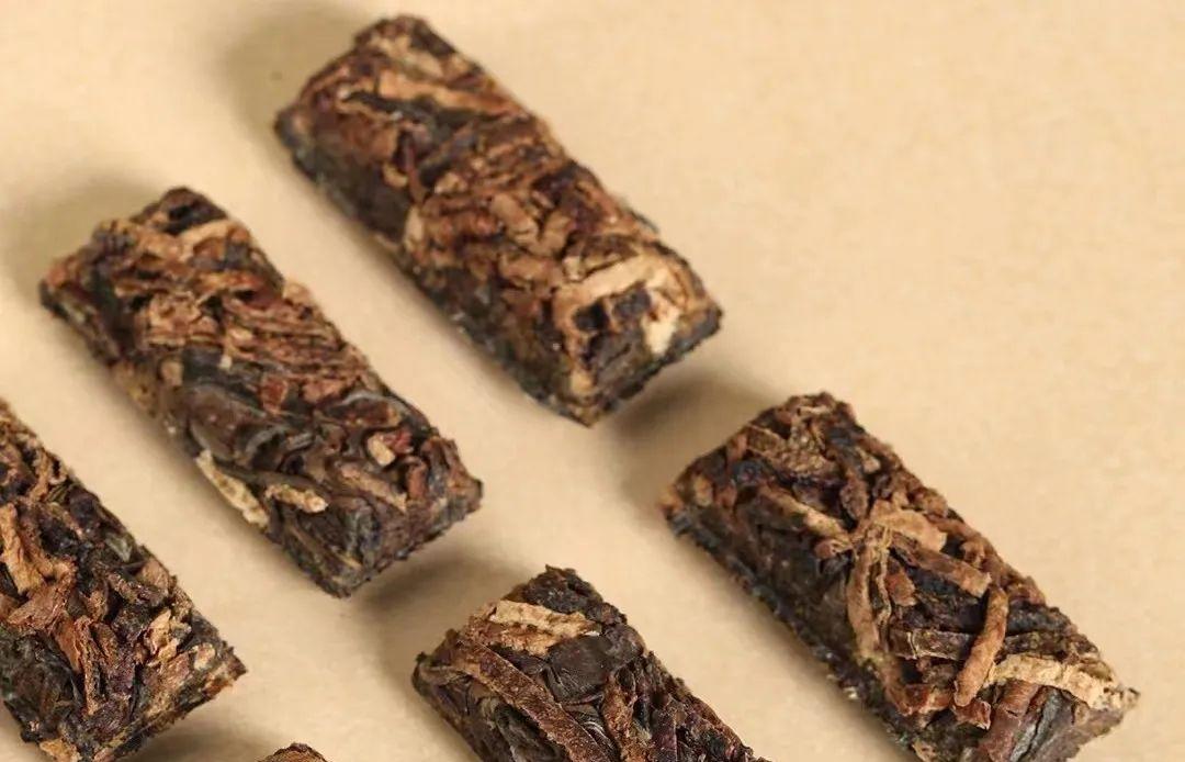 新会陈皮与福鼎白茶的完美结合：养生茶饮伴你安然过冬