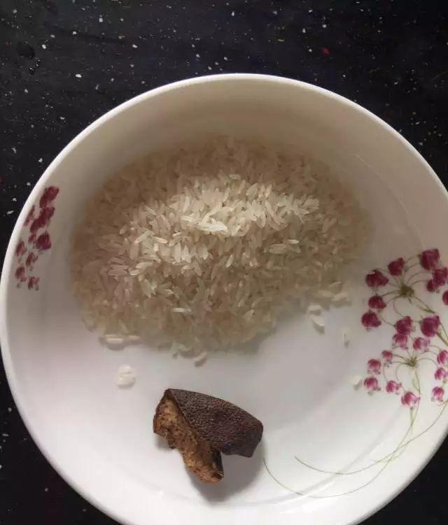 陈皮炒米茶制作方法及功效：缓解拉稀、积食泻、胃胀痛